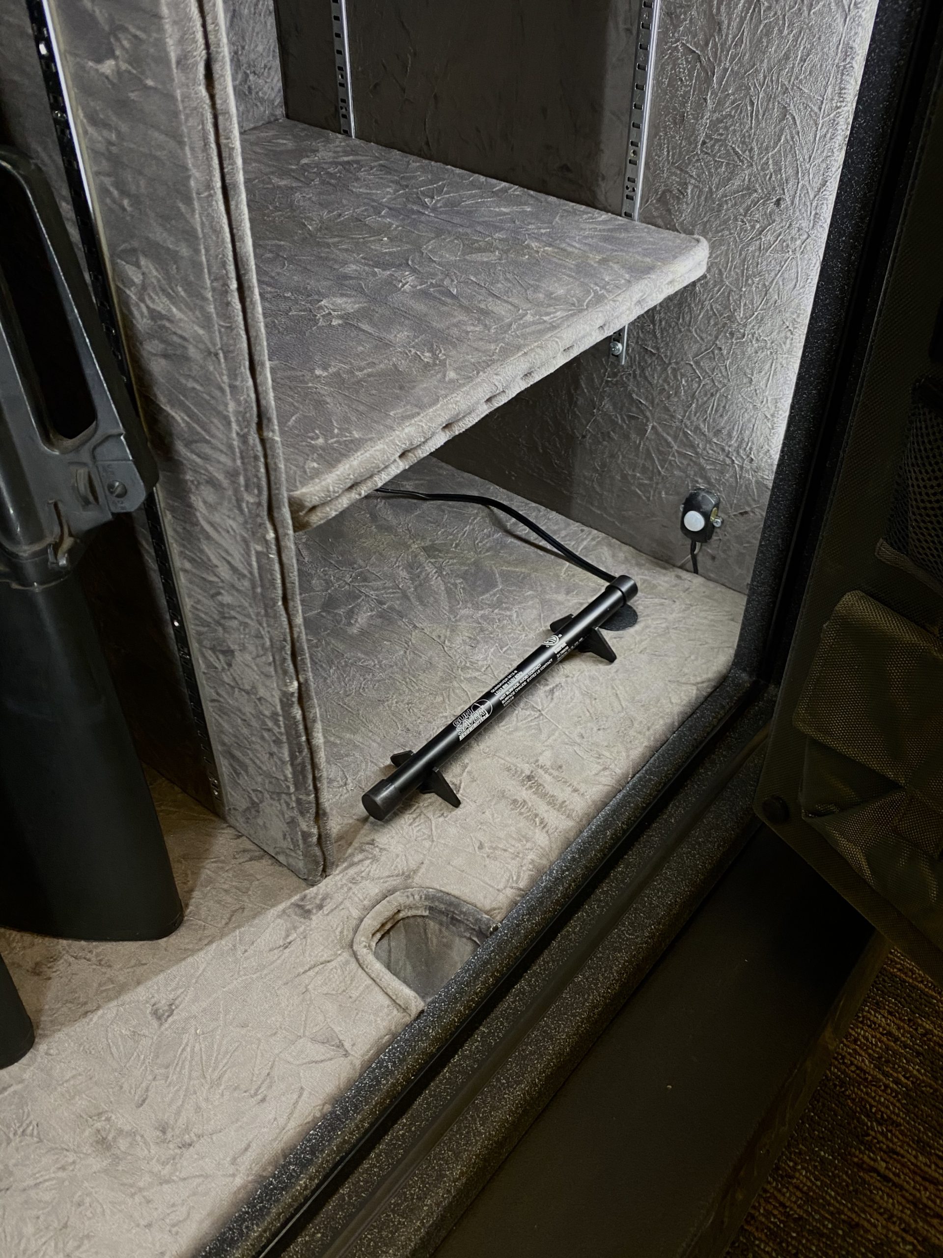 Should I Install A Dehumidifier In My Gun Safe? | Fort Knox